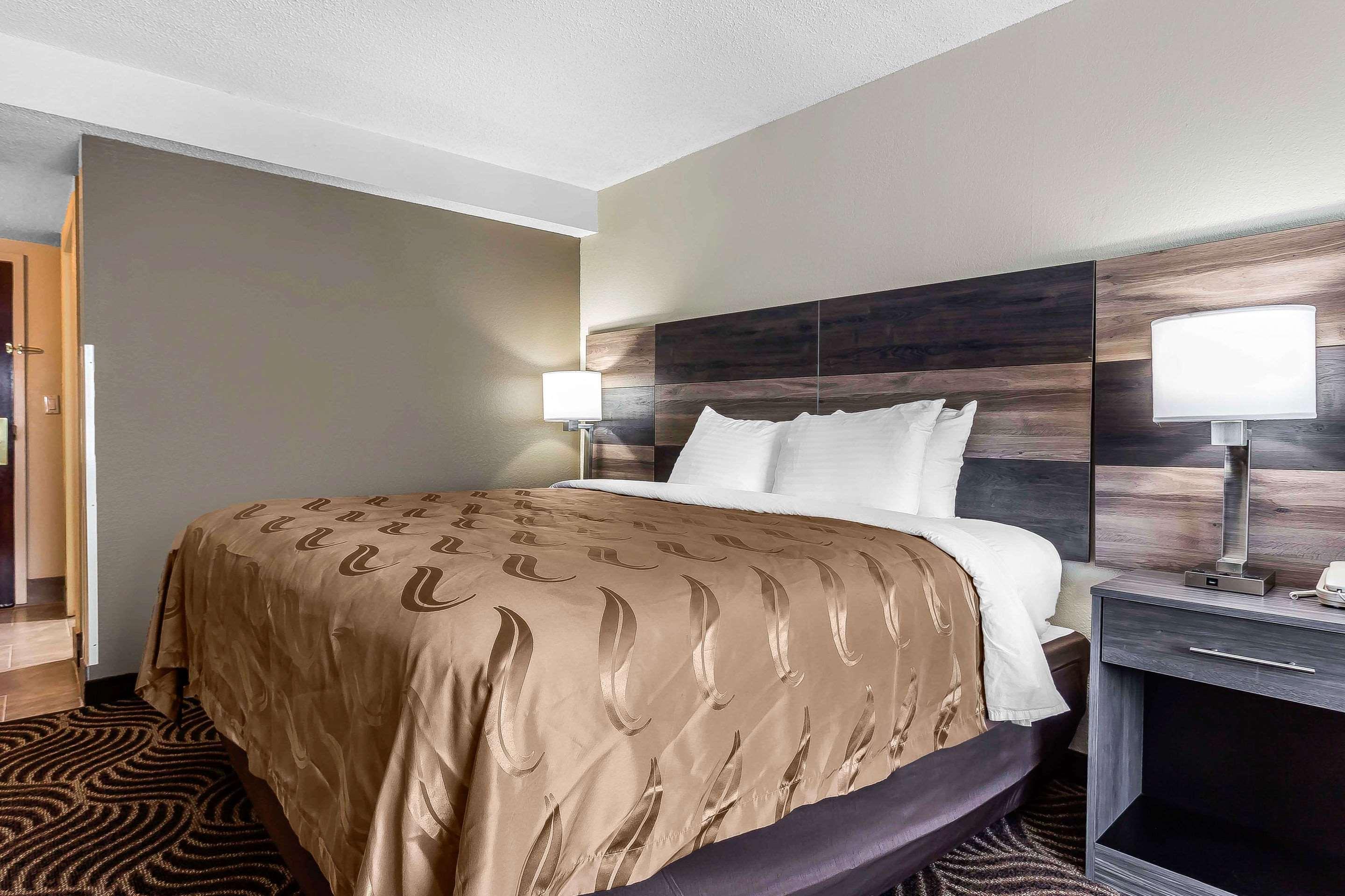 Quality Inn & Suites Salisbury Extérieur photo